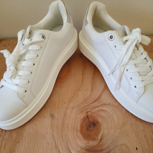 Steve Madden Catcher Sneaker with Rhinestone Heel Women's Size 7.5 - Picture 10 of 10